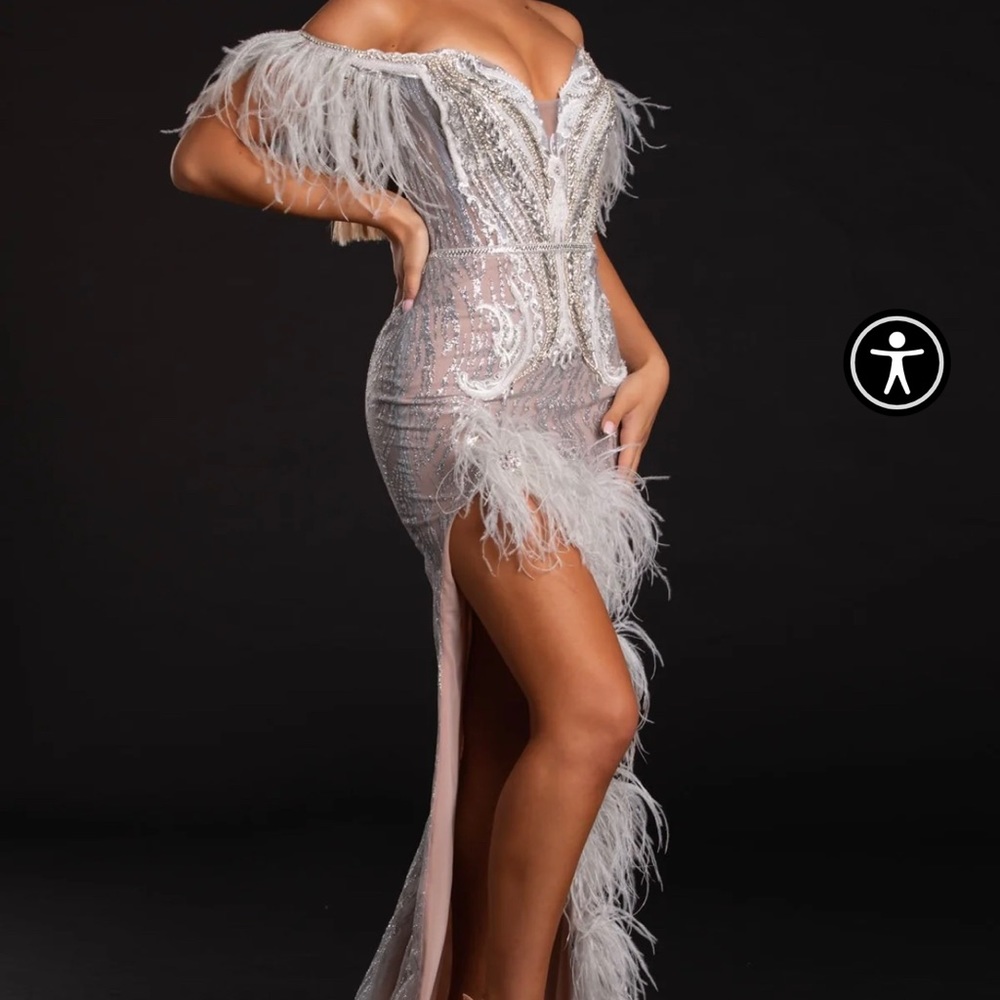 Portia and Scarlett PS21127 Dress. Color: white. never worn